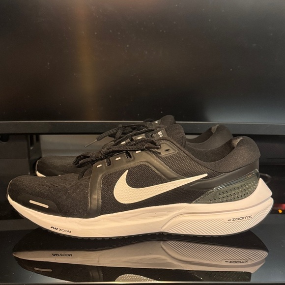 Nike Other - Nike Vomero 16